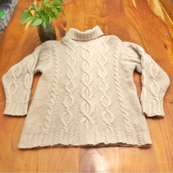 Vintage Lambs Wool & Angora Minimalist Beige Cable Knit Turtle Neck Sweater. - Picture 6 of 12